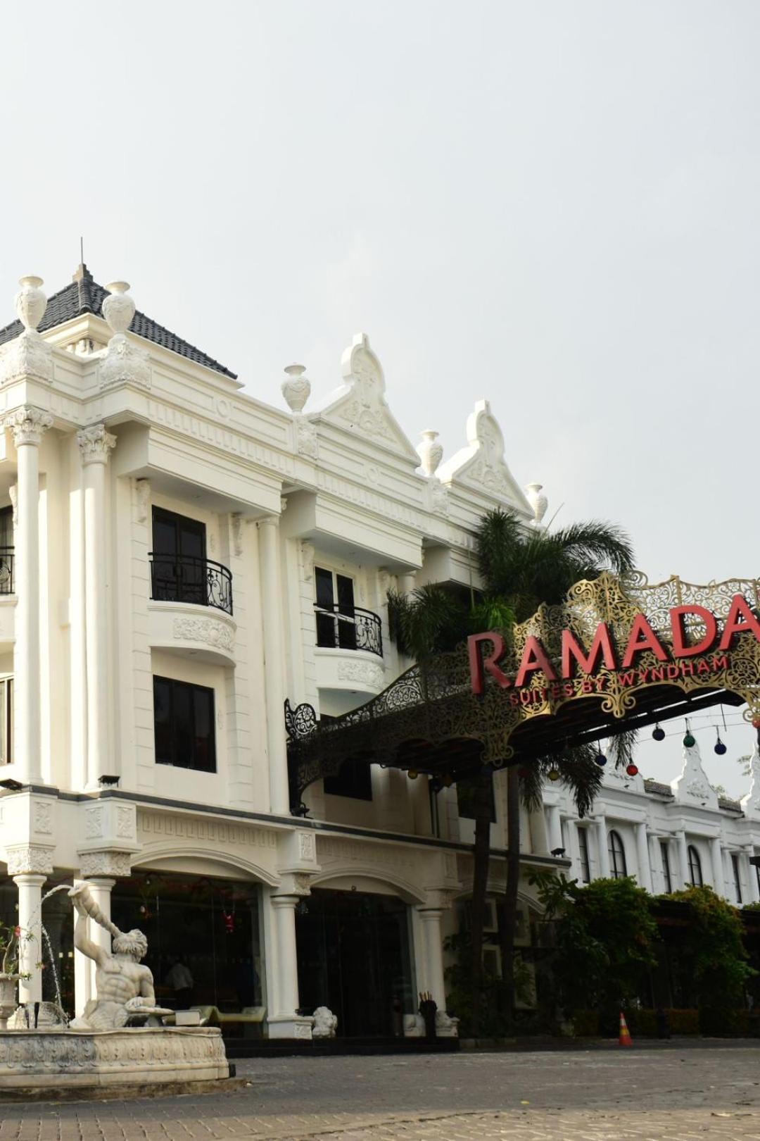 Ramada Suites By Wyndham Solo Экстерьер фото